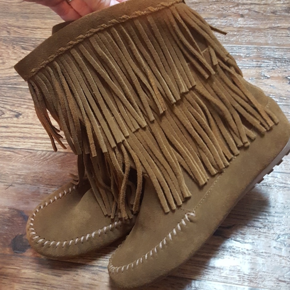 Minnetonka Brown Fringe Moccasins